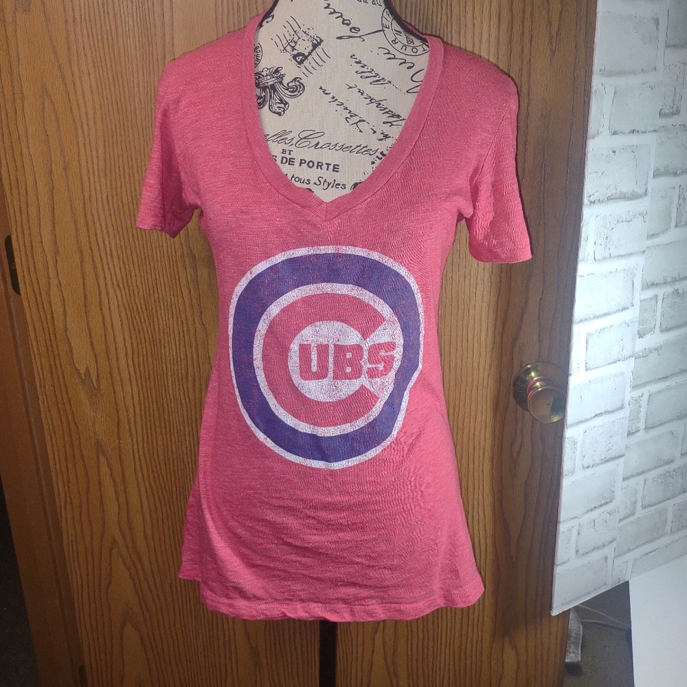 Lg. Women's Red Cubs Graphic Tee